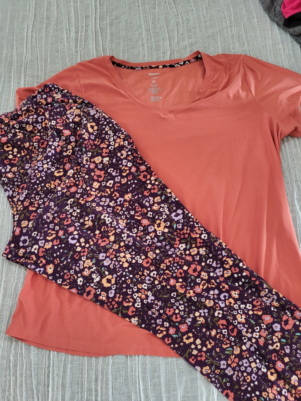 Sonoma XL Women's Orange V-Neck Top with Floral Legging